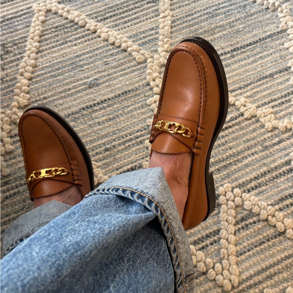 CELINE - Leather Loafers with Gold Chain - Picture 5 of 17